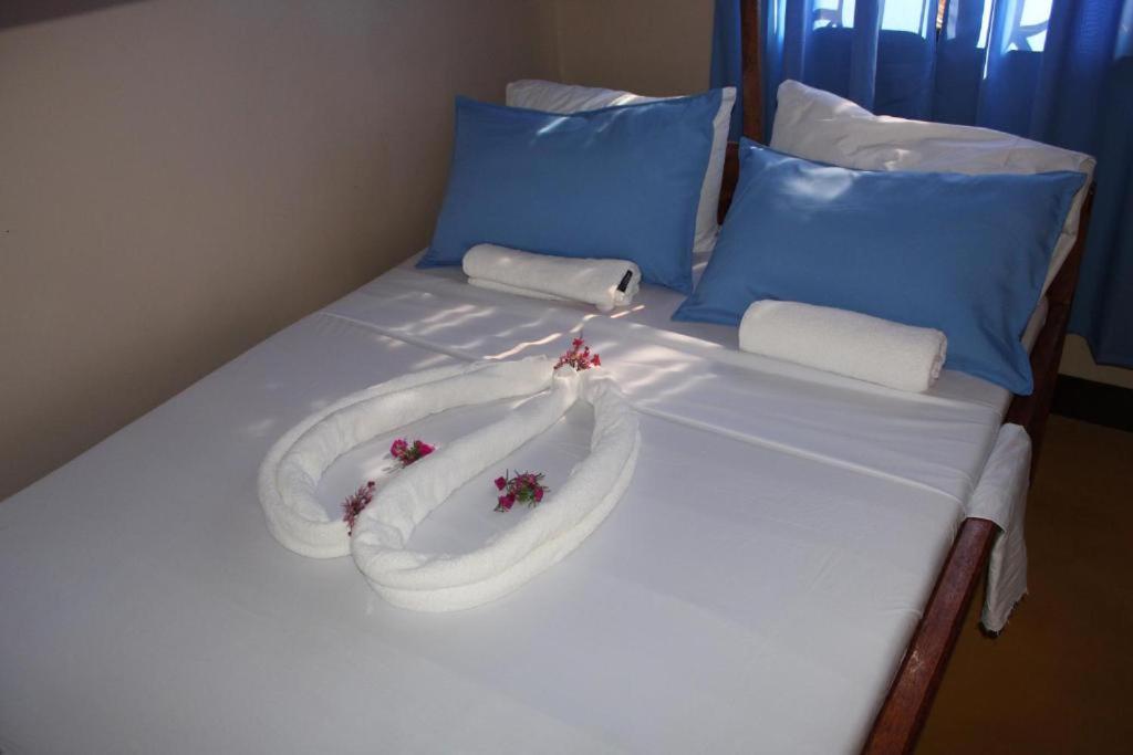 Mafia Neptune Villa Lodge Utende Екстер'єр фото