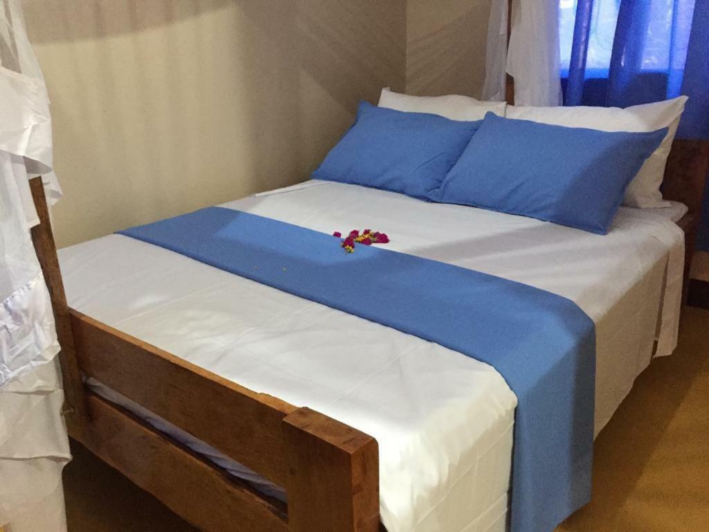 Mafia Neptune Villa Lodge Utende Екстер'єр фото