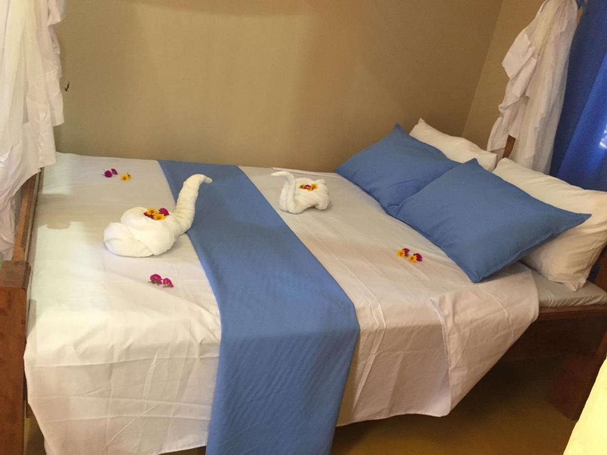 Mafia Neptune Villa Lodge Utende Екстер'єр фото
